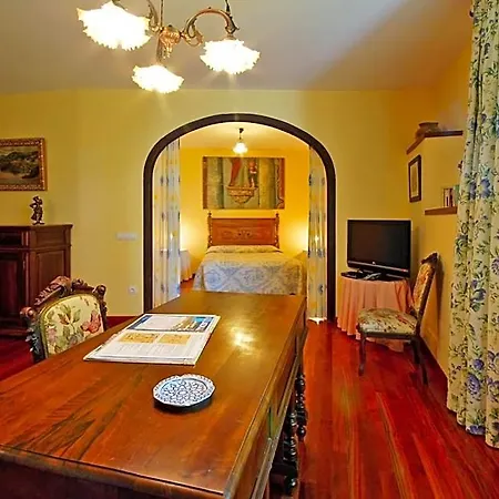 Bed & Breakfast Casa Grande De Trives 3*