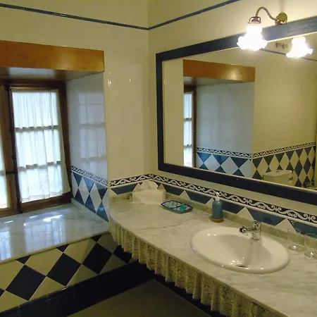 Casa Grande De Trives Bed & Breakfast 3*