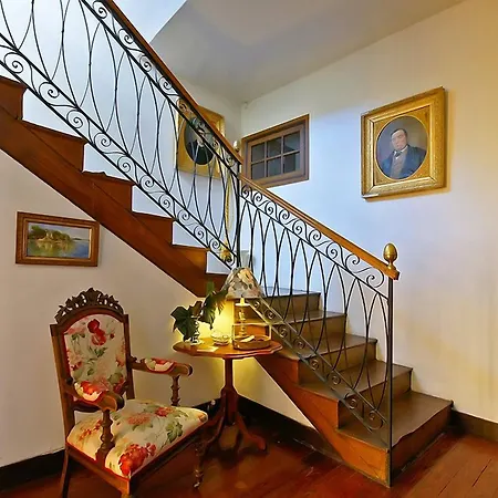 Bed & Breakfast Casa Grande De Trives 3*